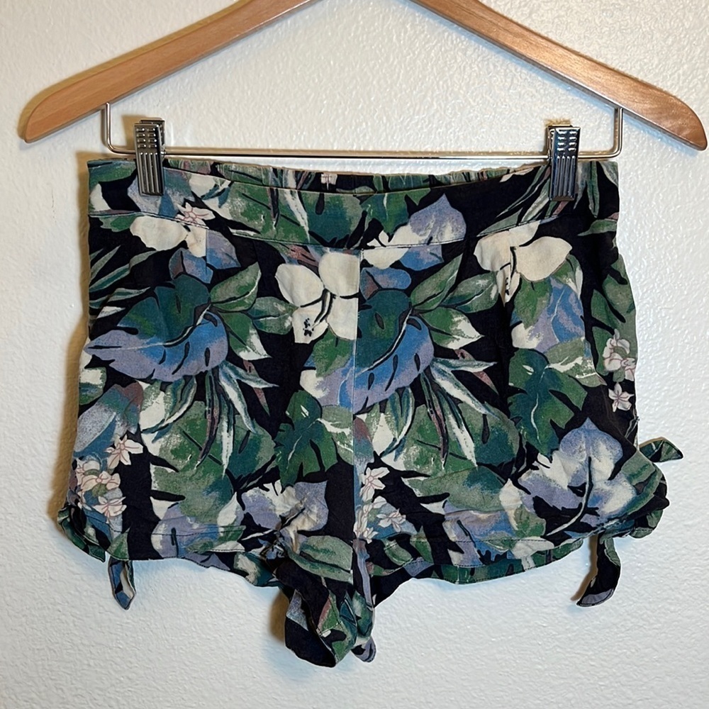 KIMCHI Blue Tropical Shorts